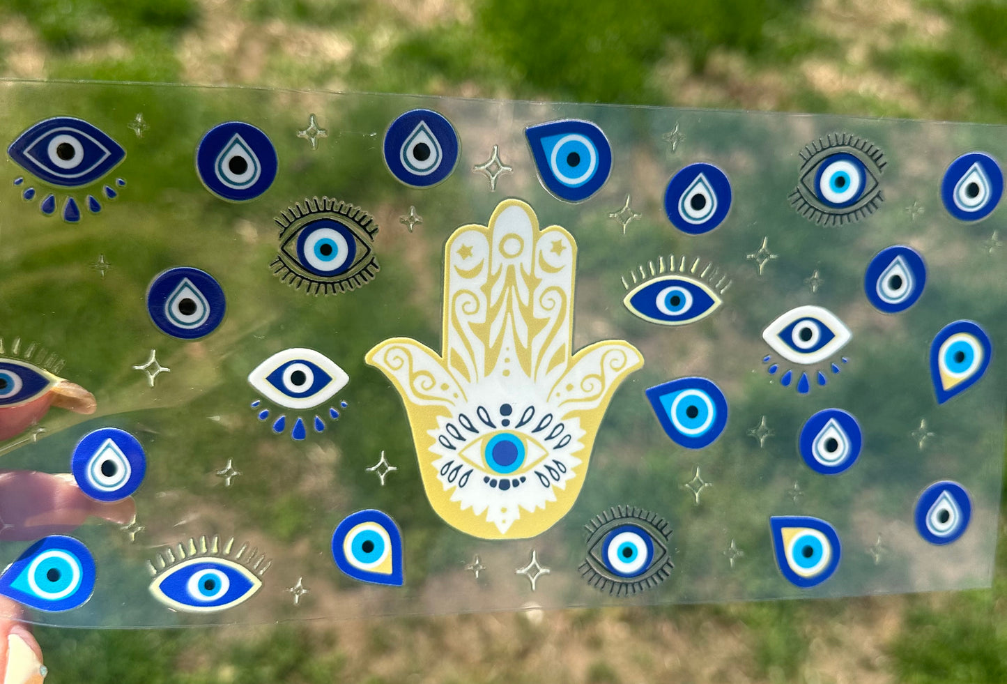 blue eye hands